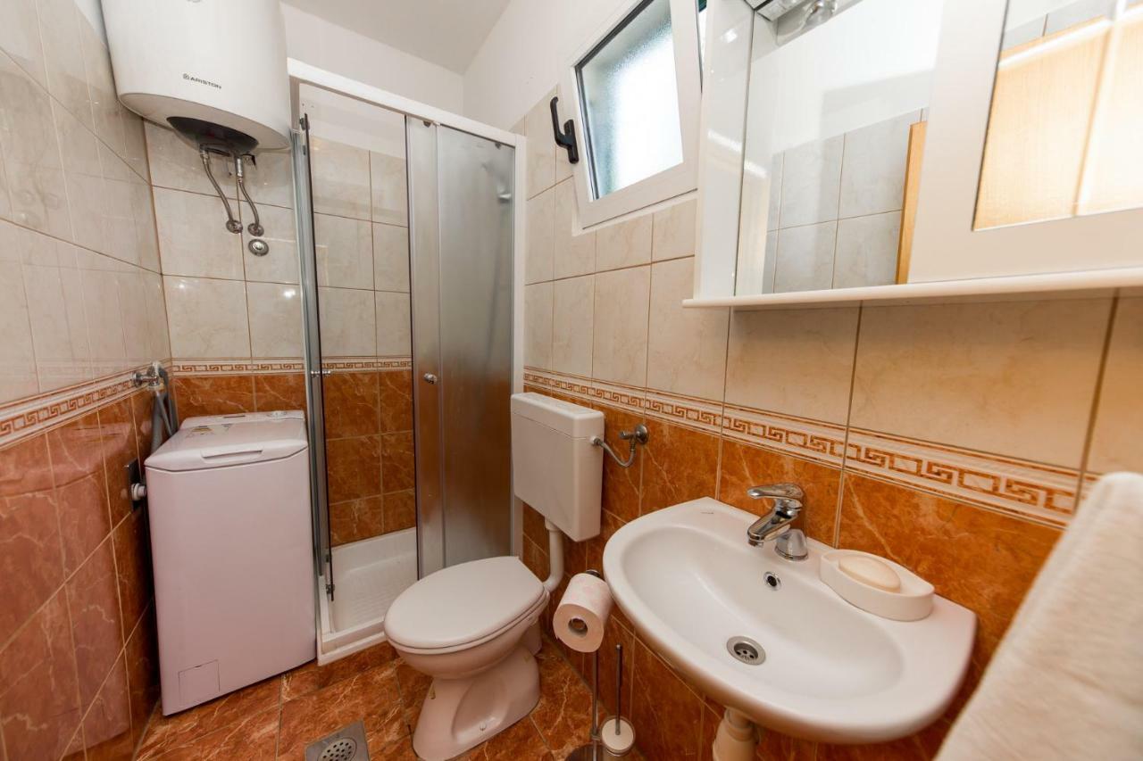 Mare&Karlo Apartment Mali Drvenik Luaran gambar