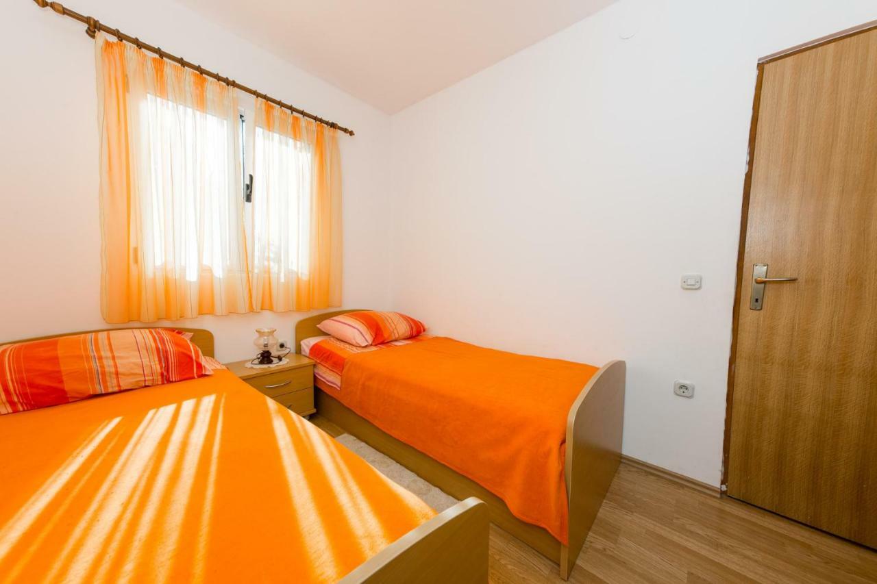 Mare&Karlo Apartment Mali Drvenik Luaran gambar