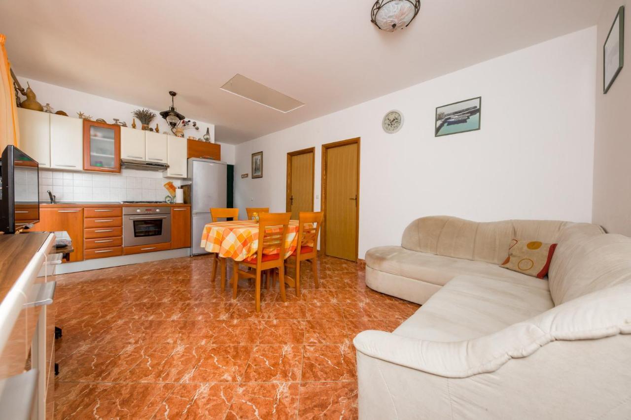 Mare&Karlo Apartment Mali Drvenik Luaran gambar